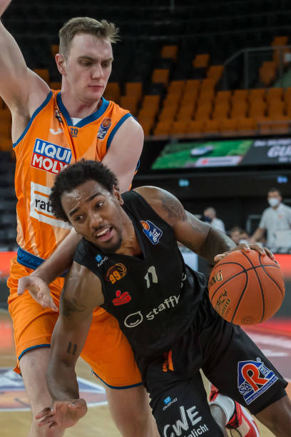 首轮比赛中 首轮比赛中